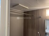 ラティエラ武蔵小山レジデンス 木目調パネルが落ち着いた雰囲気のシャワールーム