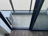 ラティエラ武蔵小山レジデンス 大きな窓から自然光が入る開放的なバルコニー