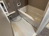 ラティエラ武蔵小山レジデンス 浴室乾燥機付きの落ち着いた印象のバスルーム