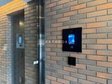 リビオメゾン東陽町ヒュッテ レンガ調外壁に設置されたオートロック機能付きエントランス