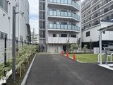 リビオメゾン東陽町ヒュッテ 緑と開放感のあるエントランスアプローチ