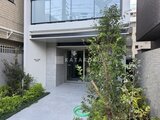 ヴィラクレール巣鴨 緑を配した落ち着いたエントランスアプローチ