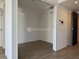 パークアクシス大森山王 白を基調とした落ち着いた印象のリビングダイニング空間