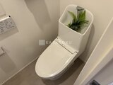 パークアクシス大森山王 白を基調とした清潔感のあるトイレ空間