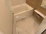 パークアクシス大森山王 白を基調とした清潔感のあるバスルーム