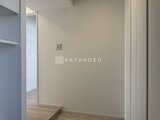 パークアクシス大森山王 落ち着いた色合いの廊下から各部屋へアクセスする動線