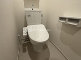 リブリ・西台 温水洗浄便座付きのモダンなトイレ空間