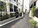 クレストコート東池袋 閑静な住宅街に建つ開放感のある建物エントランス