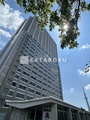 リバーサイド隅田セントラルタワーパレス 青空を背景に聳り立つタワー型マンションの外観