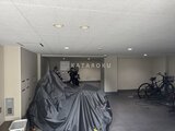 プレセダンヒルズ目黒柿の木坂 バイクや自転車を収納できる広めの共用駐輪場
