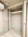 アグライア品川中延 白を基調とした落ち着きのあるクローゼット空間