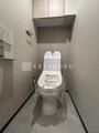 TRACK渋谷本町 温水洗浄便座付きのモダンなトイレ空間