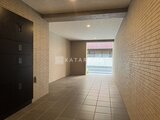 クリオラモード学芸大学2 明るい光が差し込むエントランスホール