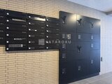 クリオラモード学芸大学2 エントランスホールのメールボックスと宅配ボックス