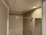 アトリオフラッツ自由が丘イースト 落ち着いた色合いのシャワーブース付きバスルーム