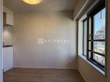 デュオメゾン西新宿 窓からの採光が心地よいリビングダイニング空間